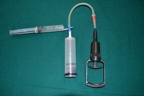 Vacuum pump adds member